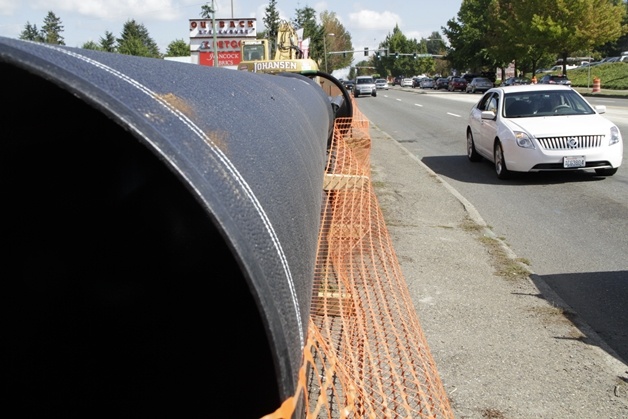 Night work on Northeast 85th to install a new water main will prompt lane closures.