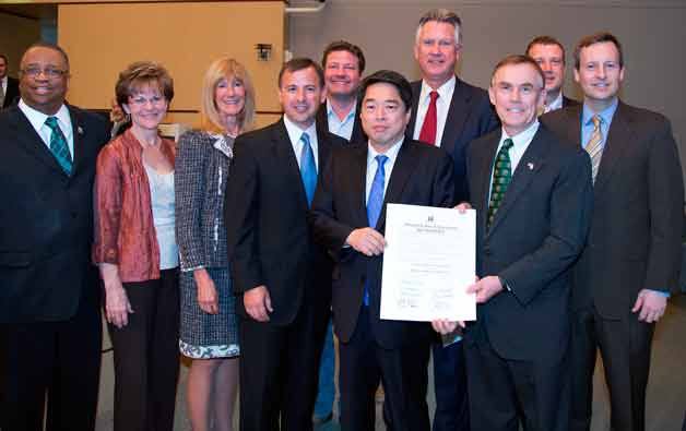 Korean Consul General Moon Duk-ho was honored May 19 by Metropolitan King County Council