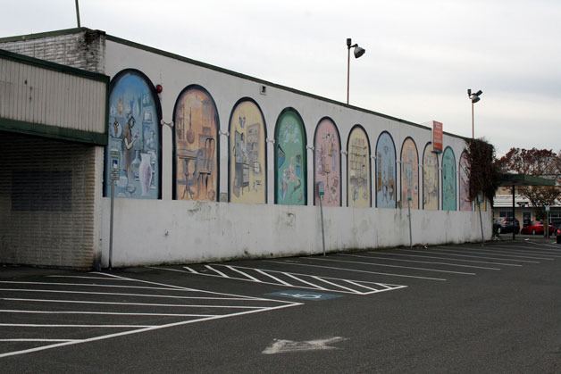 The Antique Mall building in downtown Kirkland has been put up for sale.