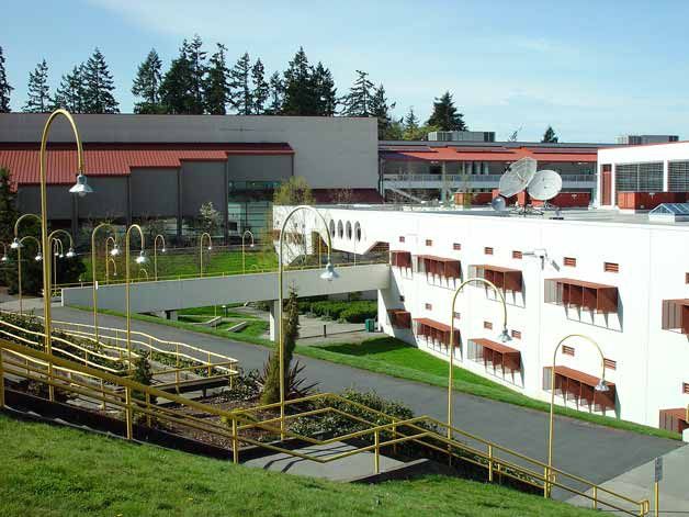 The West and East buildings at Lake Washington Institute of Technology with the Technology Center behind them.