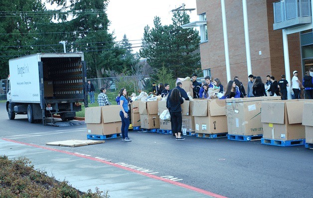 The Lake Washington High School recently held a food drive for Hopelink