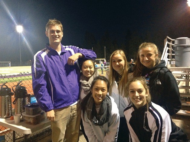 Lake Washington High School seniors and members of the Loyalty Club recently attended their school's soccer games to sell baked goods and hot chocolate for UNICEF.