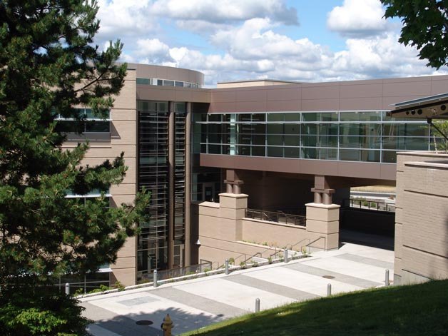 The Lake Washington Institute of Technology (LWIT) is celebrating its new state-of-the-art Allied Health Building with a public grand-opening celebration at 4 p.m. on Wednesday.