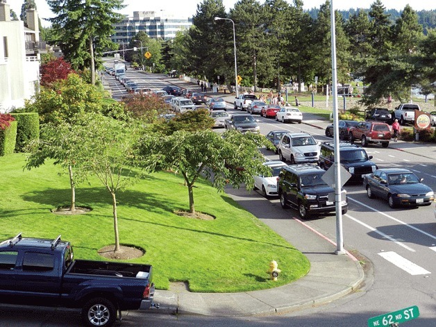 Traffic along Lake Washington Boulevard in Kirkland.